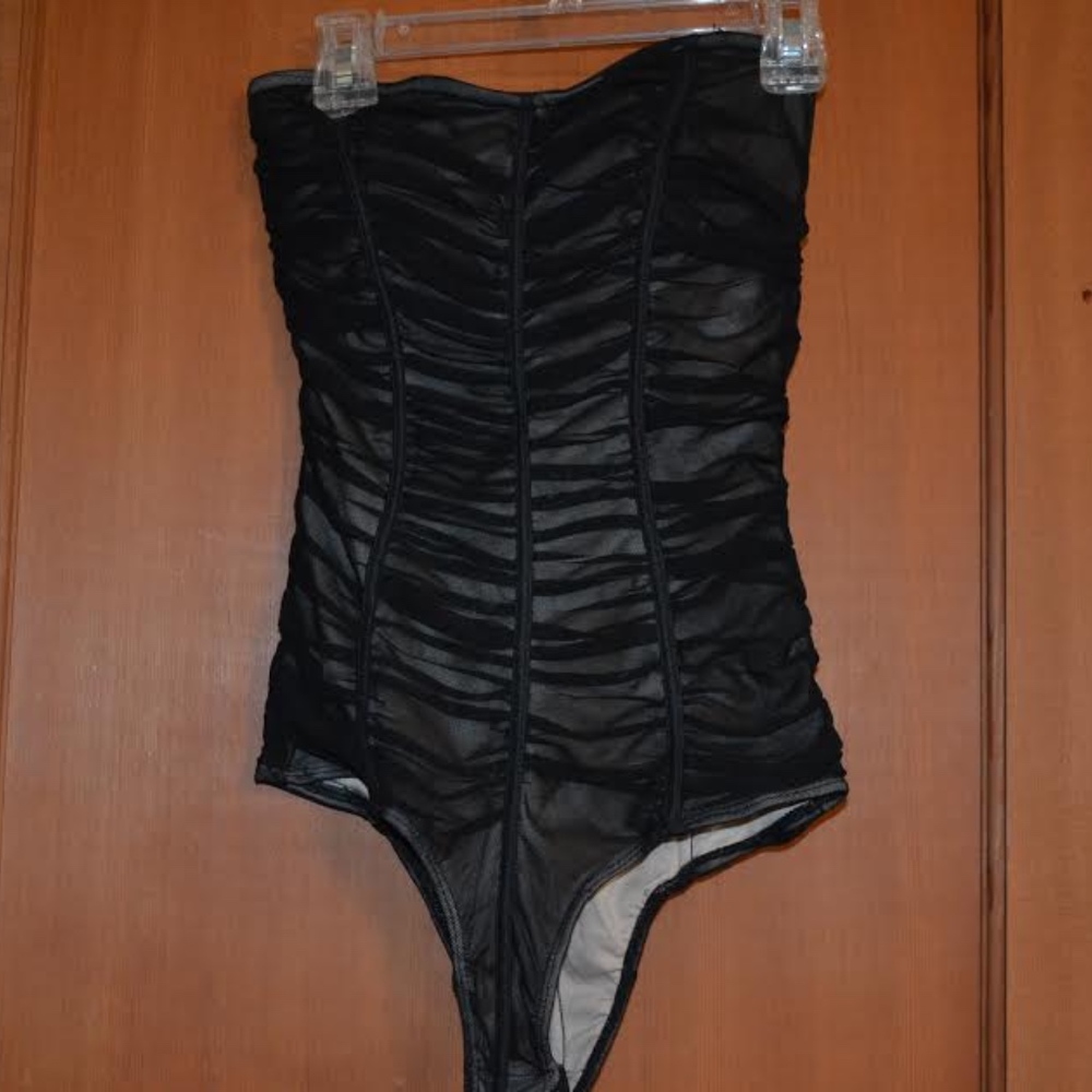 Black Strapless Body Piece